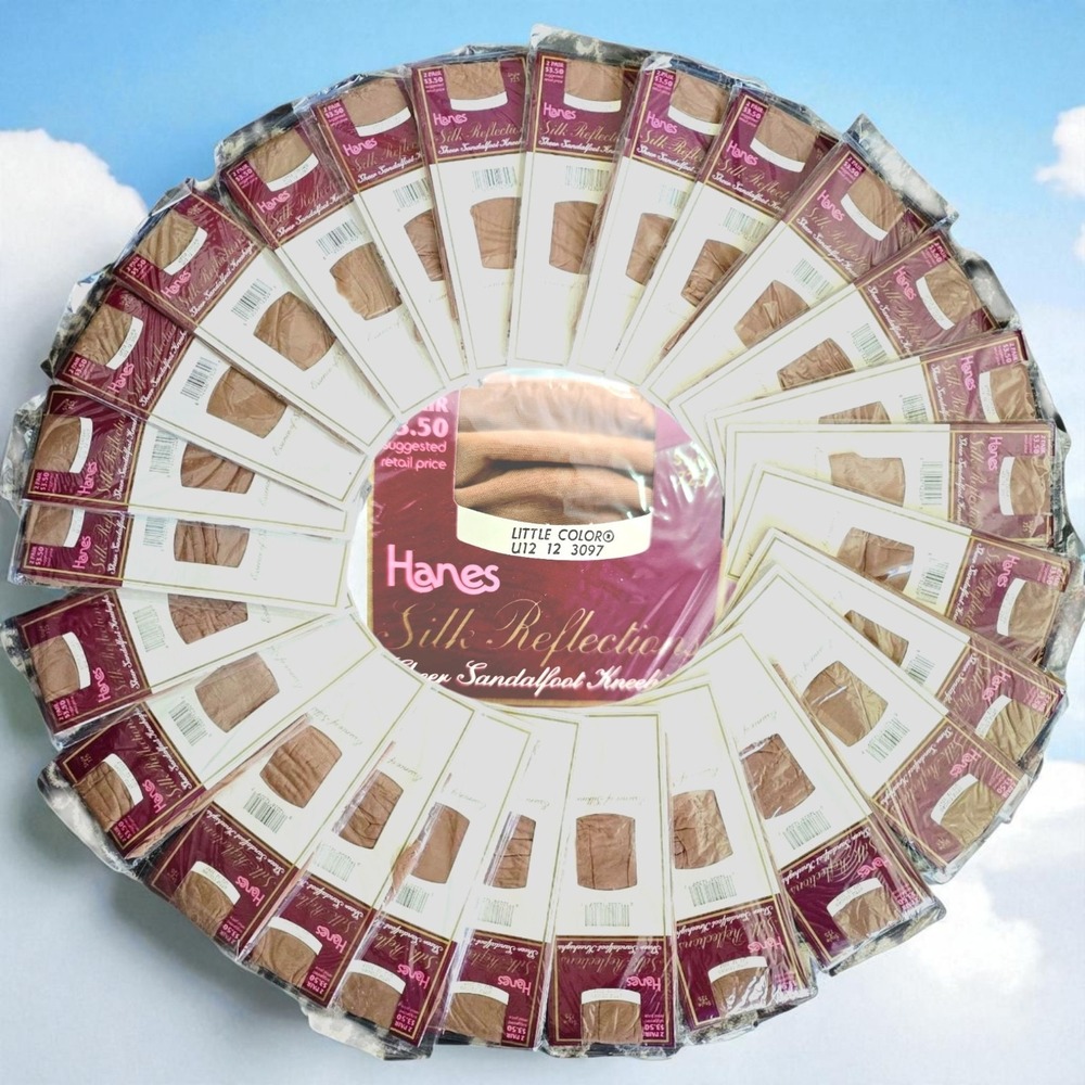 26 NOS Hanes Silk Reflections Knee Highs (52 Pairs) Style 725 "Little Color" VTG